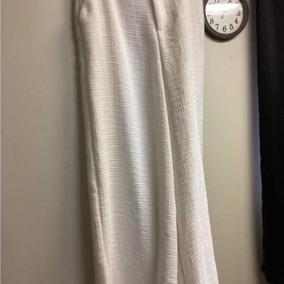 Georgious 2 piece pant suit designed in Australia made of luxurious fabrics - Picture 5 of 5